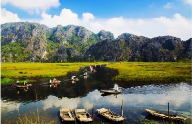 ĐẦM VÂN LONG